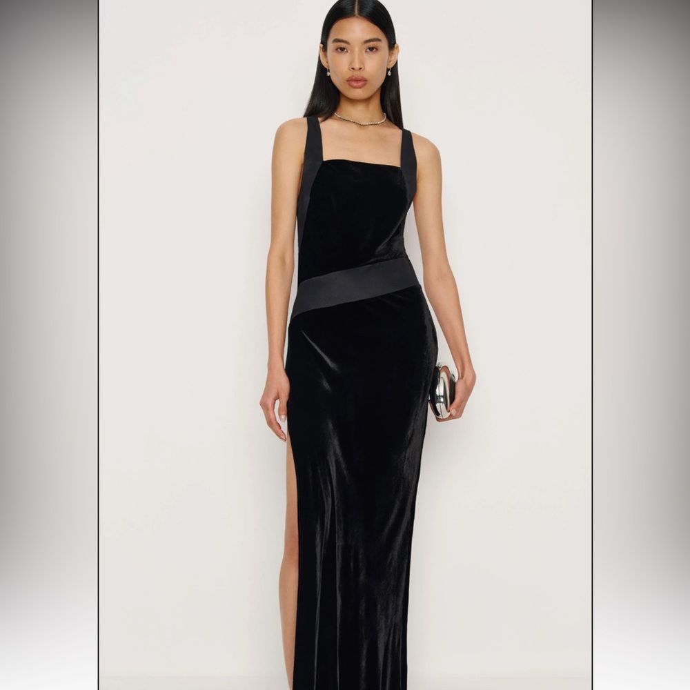 NEW with tags Reformation Emmalee Velvet Dress